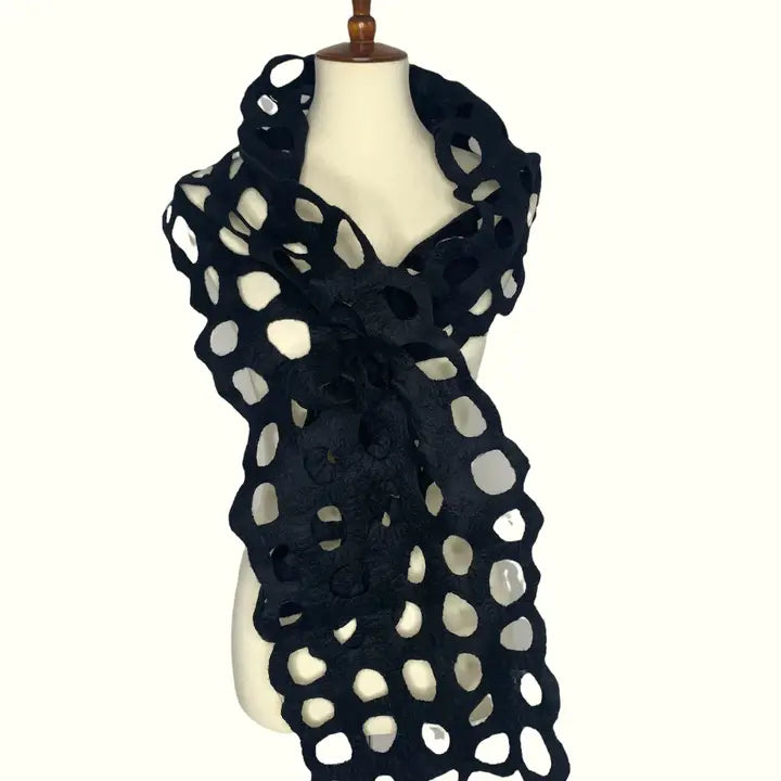 Ring Black Scarf