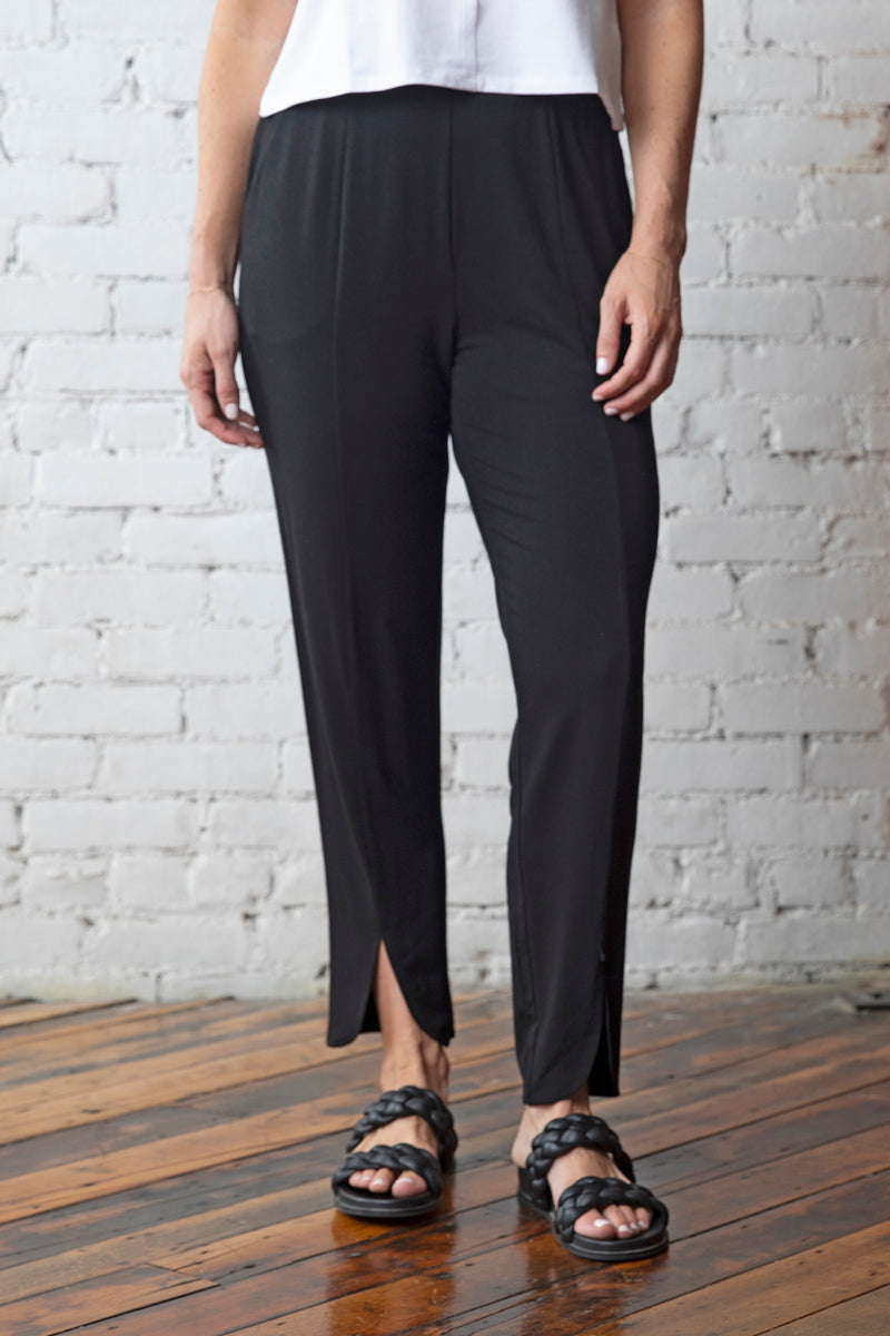 Olivia by Habitat Foundation Knits Slim Split Leg Pant in Black