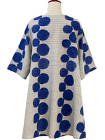 Mona Lisa Pintuck Tunic in Blue Bubble Line Print