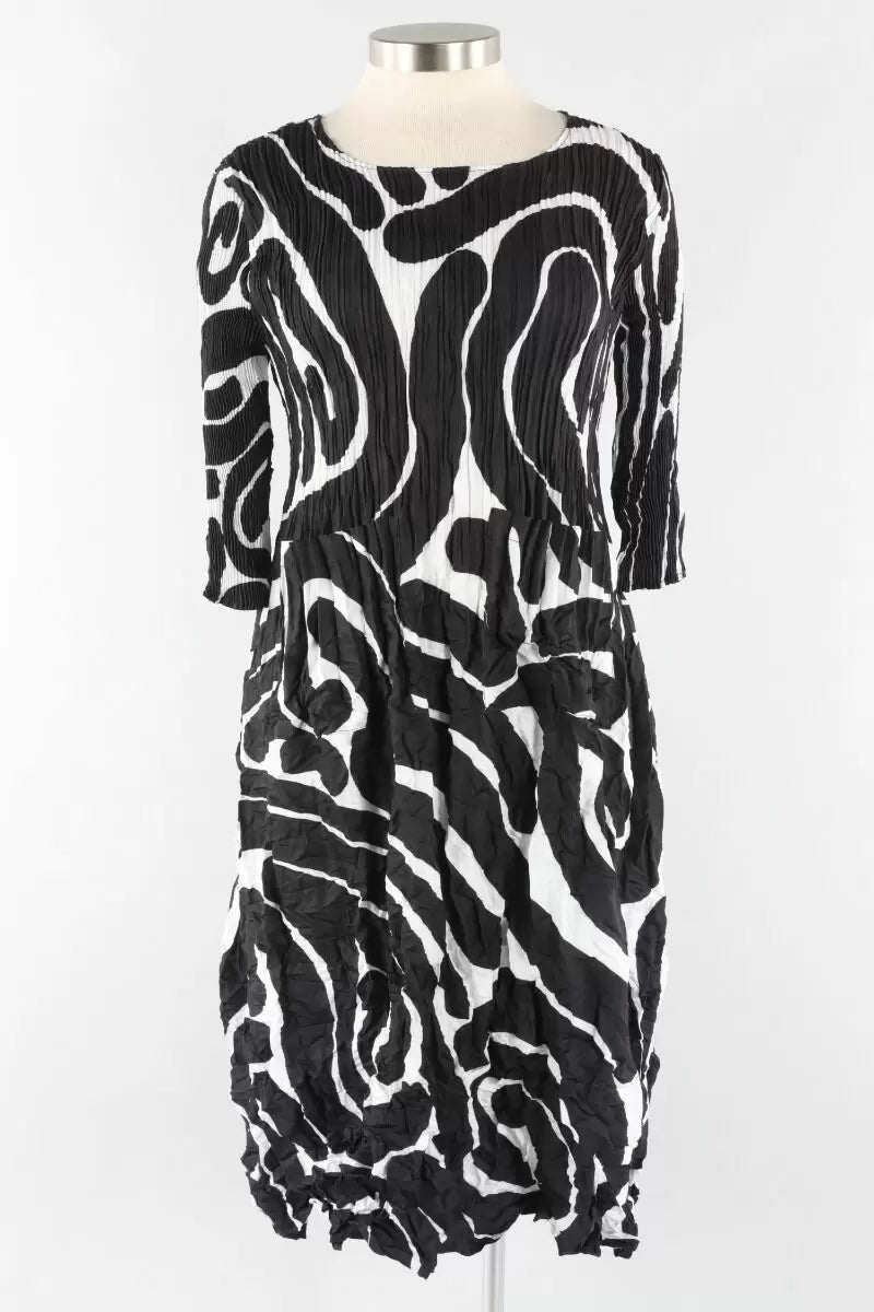 Alquema Smash Pocket Dress in Scribble Black/White