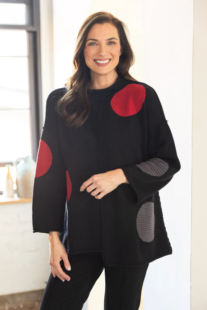 Olivia Statement Circle Back Tunic in Black