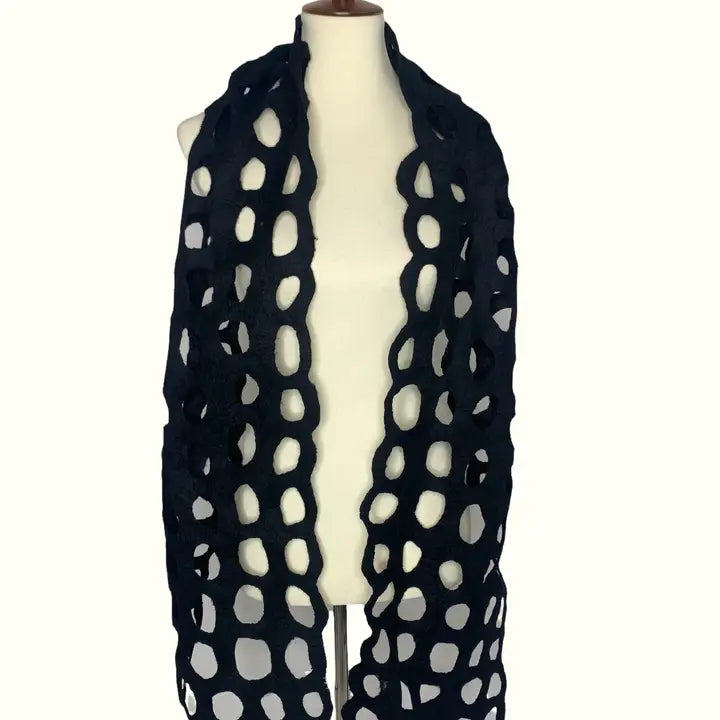Ring Black Scarf
