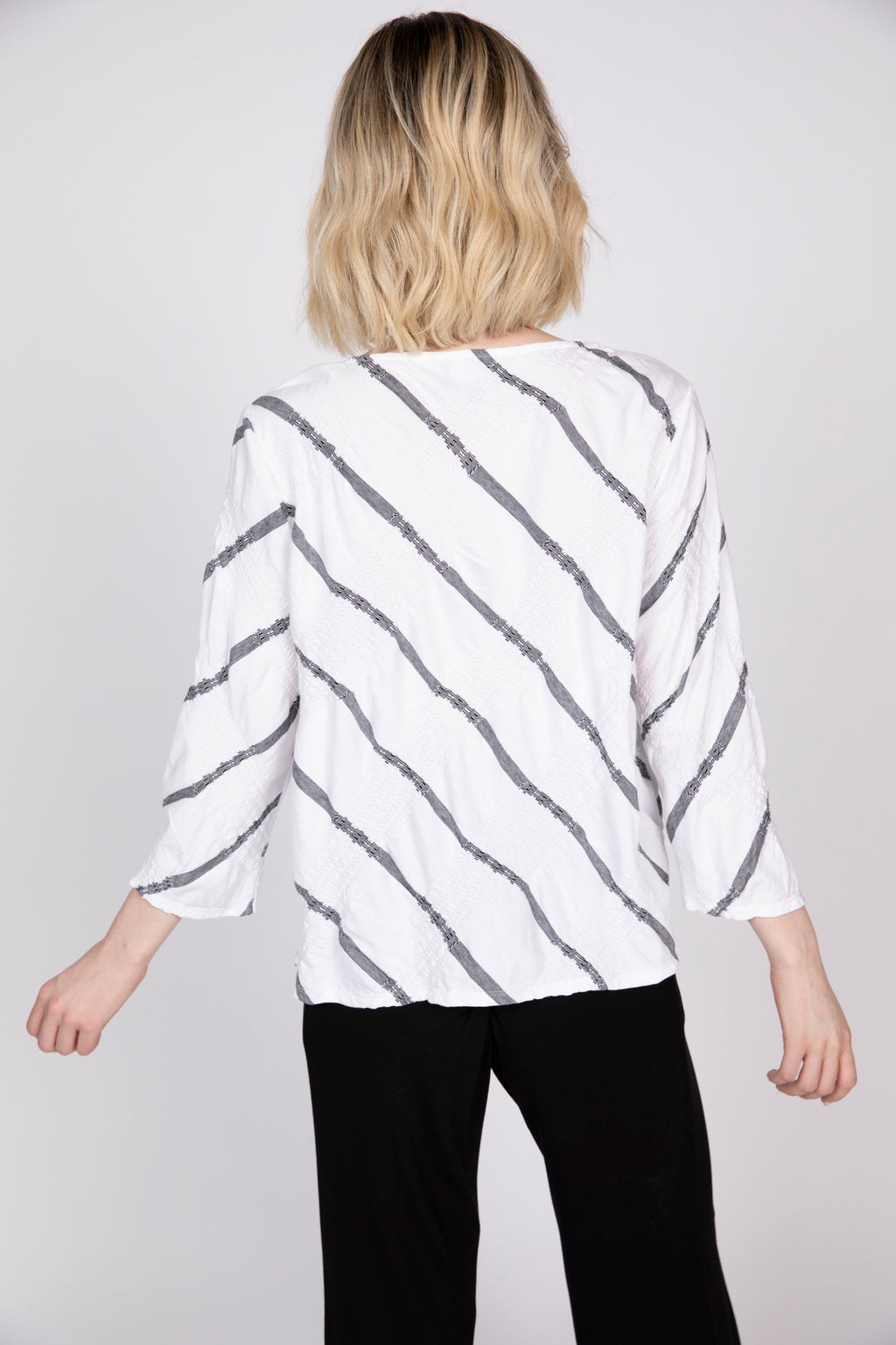 Olivia by Habitat Strike a Pose Bias Cut Pullover - Harper Greer