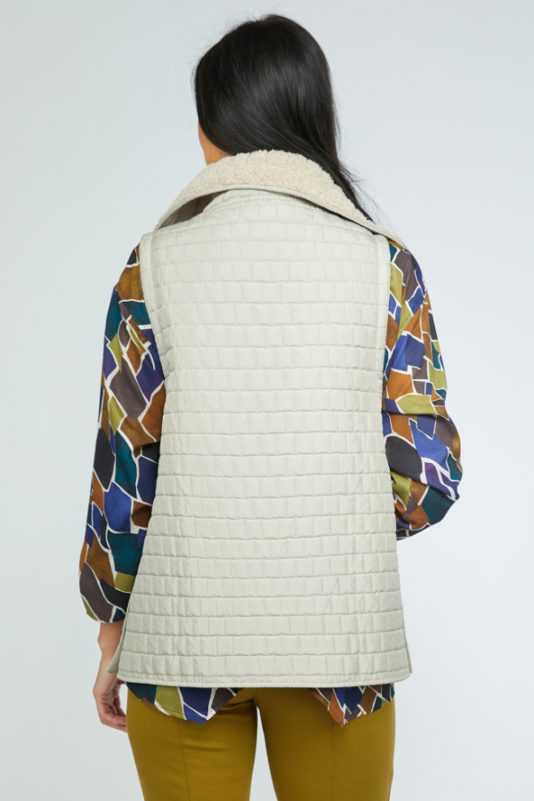 Olivia Sherpa Quilt Cozy Cabin Vest