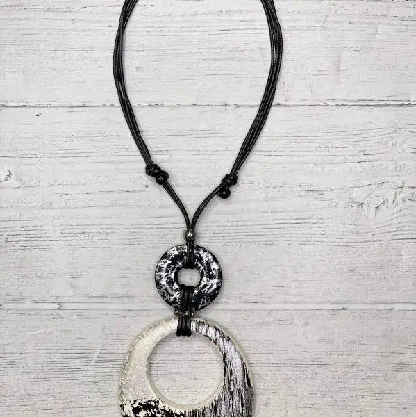 MONOCHROMATIC PENDANT - Harper Greer